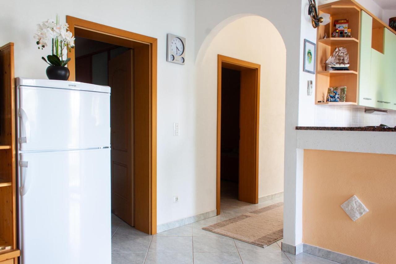 Marcel Apartment Mit Meerblick 特罗吉尔 外观 照片