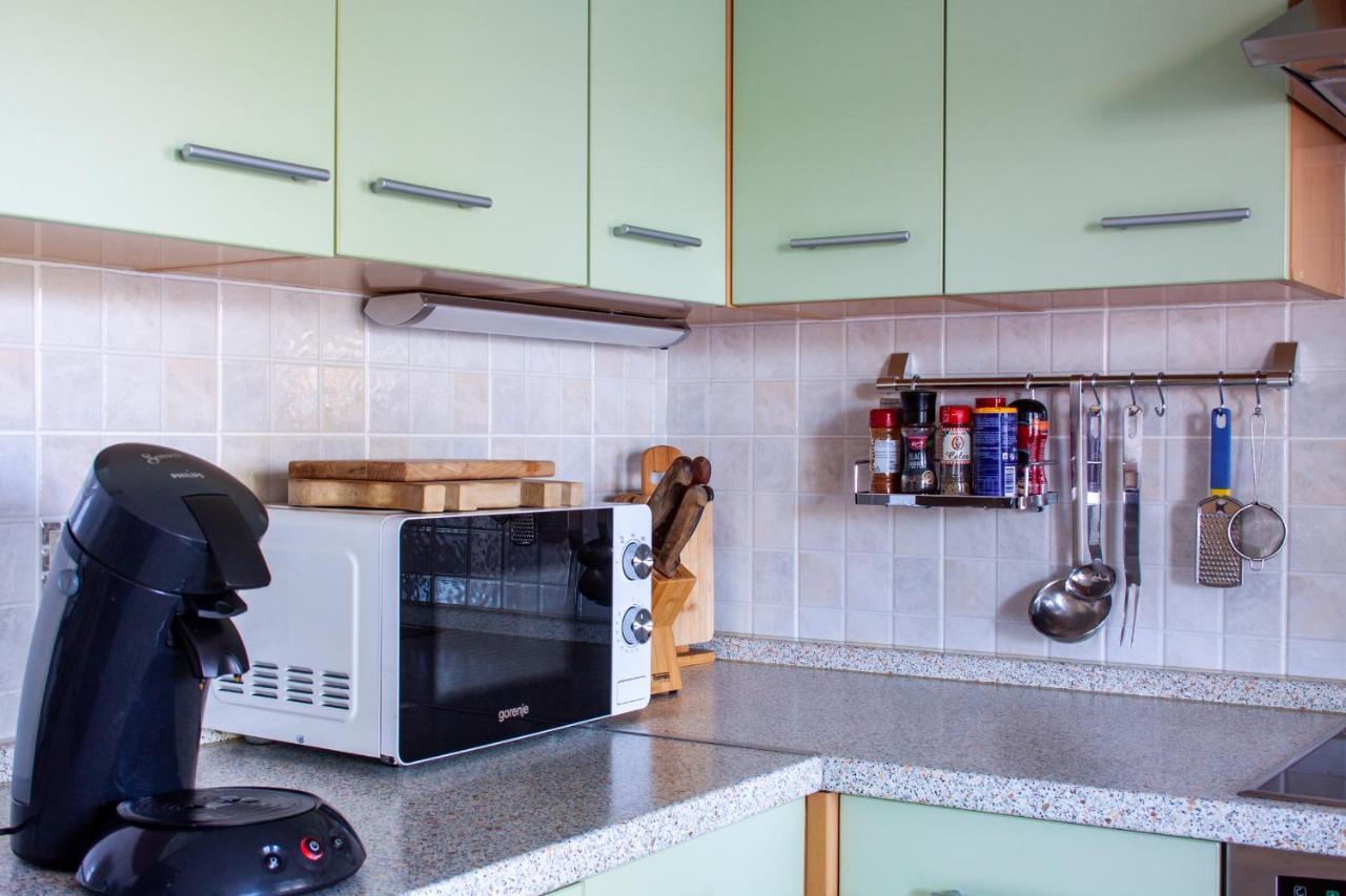 Marcel Apartment Mit Meerblick 特罗吉尔 外观 照片