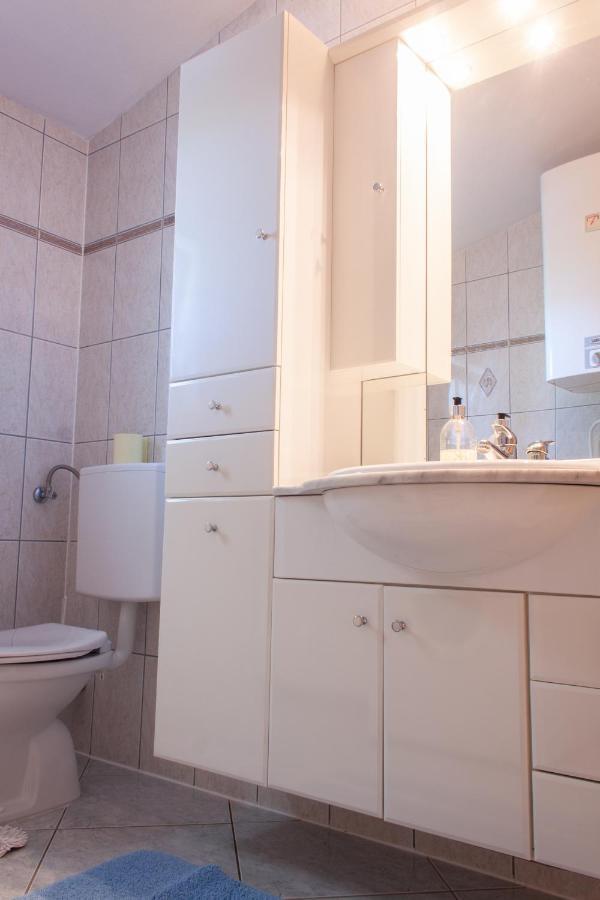 Marcel Apartment Mit Meerblick 特罗吉尔 外观 照片